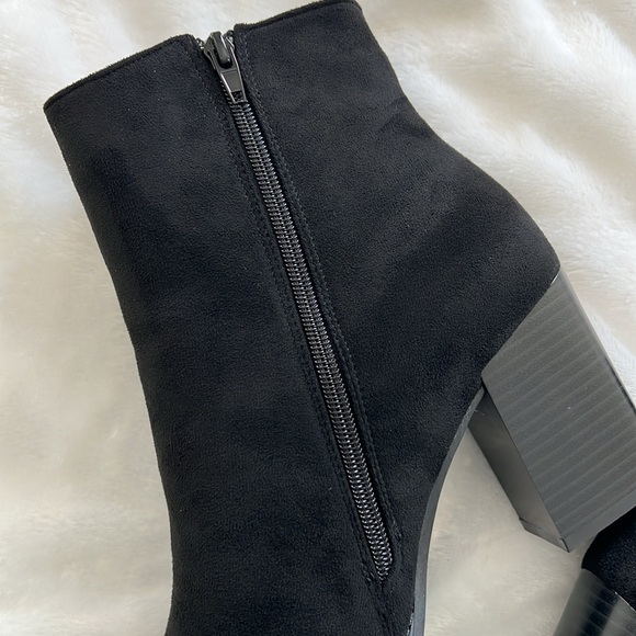 Black suede ankle boots, size 9 - Picture 6 of 8